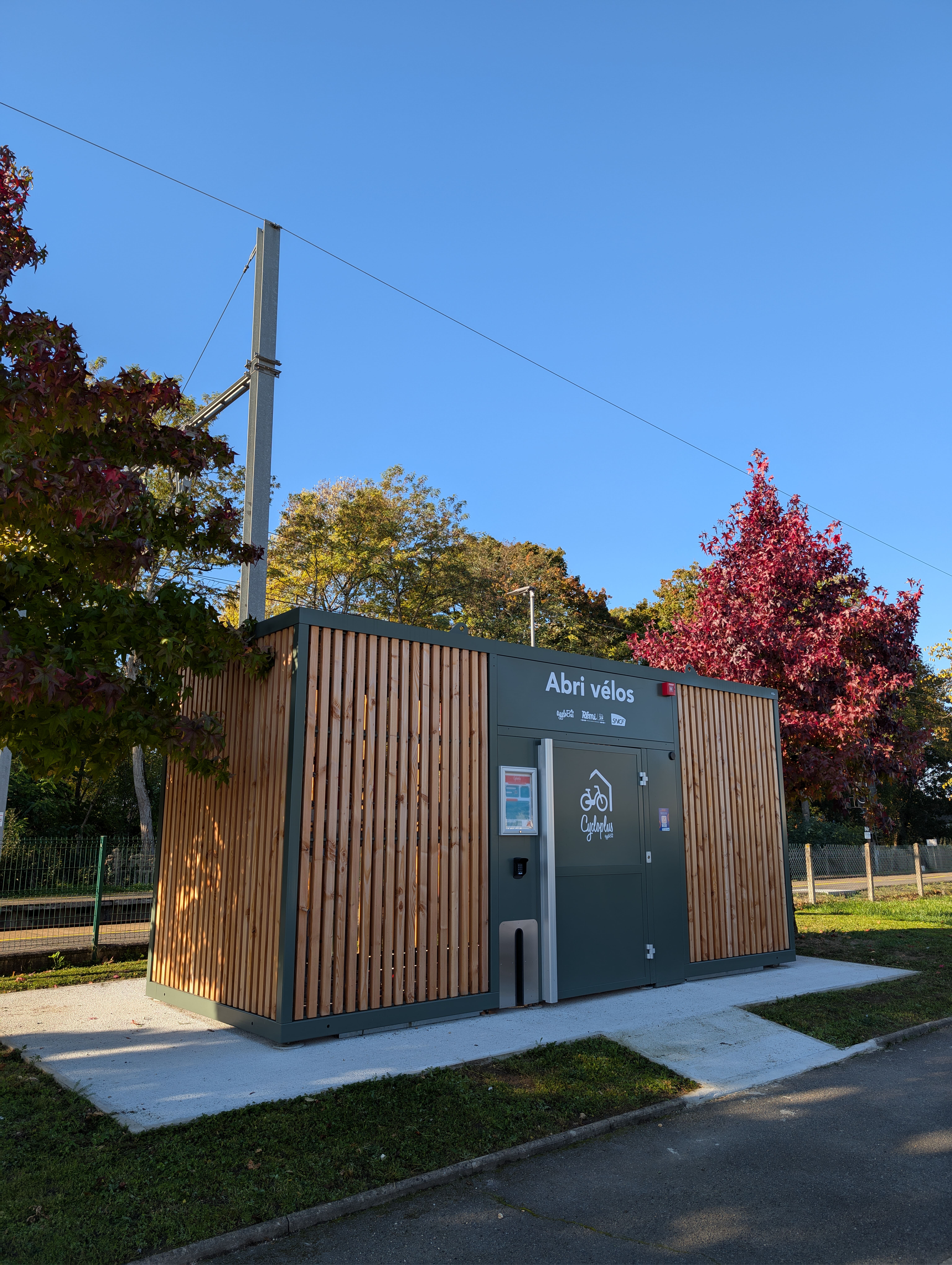 Photo abri vélos à Marmagne