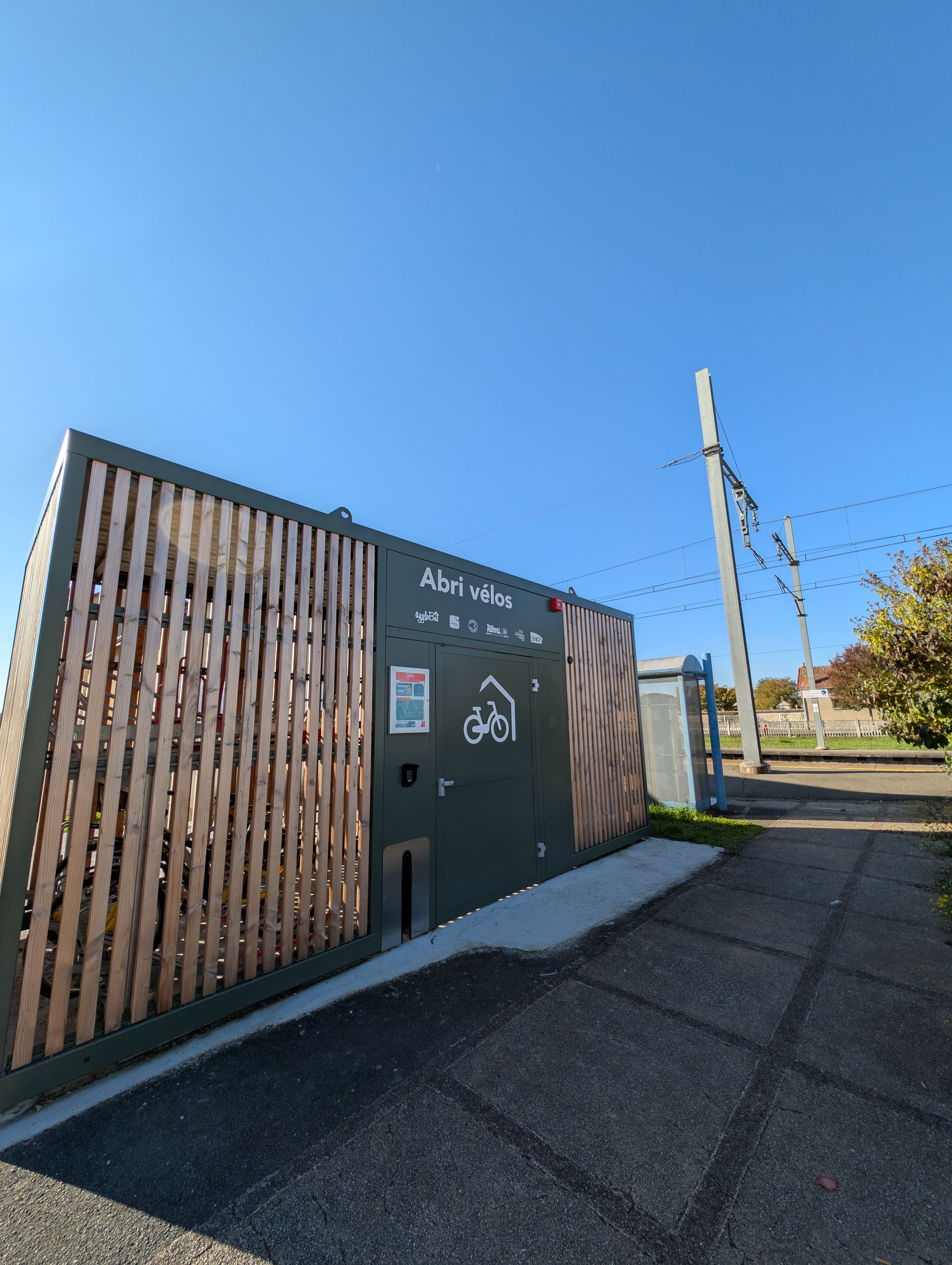 Photo abri vélos à Mehun-sur-Yèvre