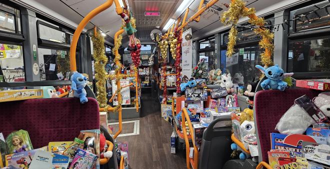 Remise des jouets Bus de Noël